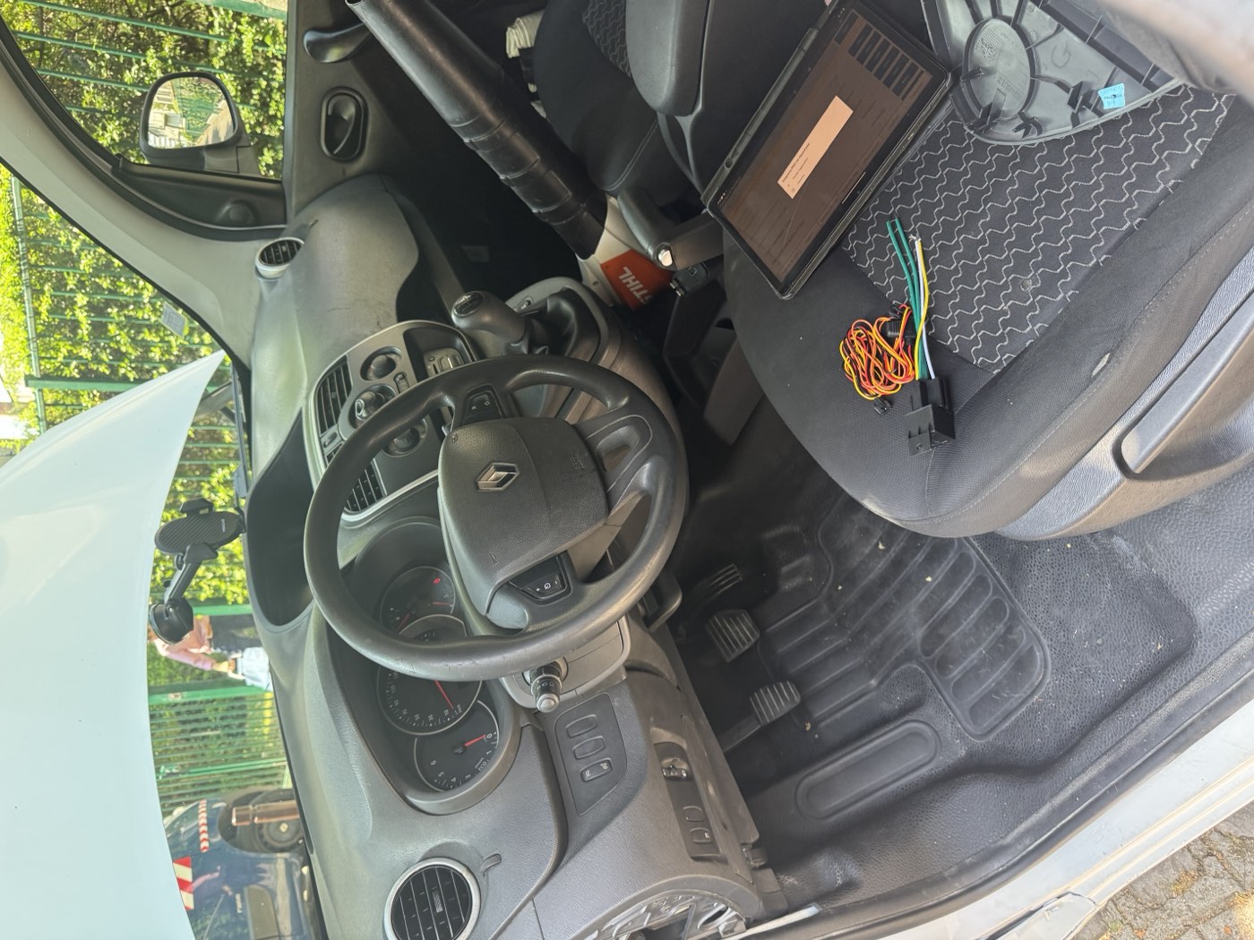 Installation traceur GPS Renault Kangoo